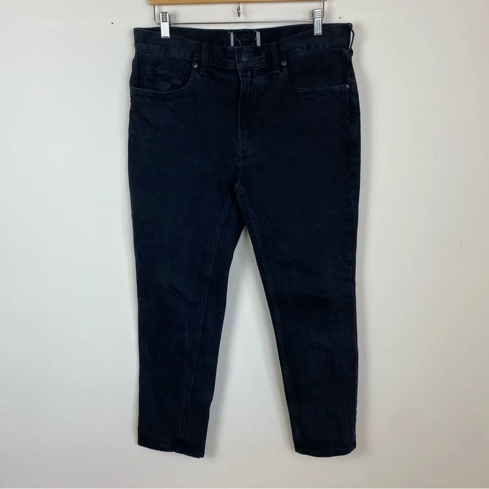 Everlane Men's Authentic Straight Jean in Washed Black Denim - Picture 5 of 13